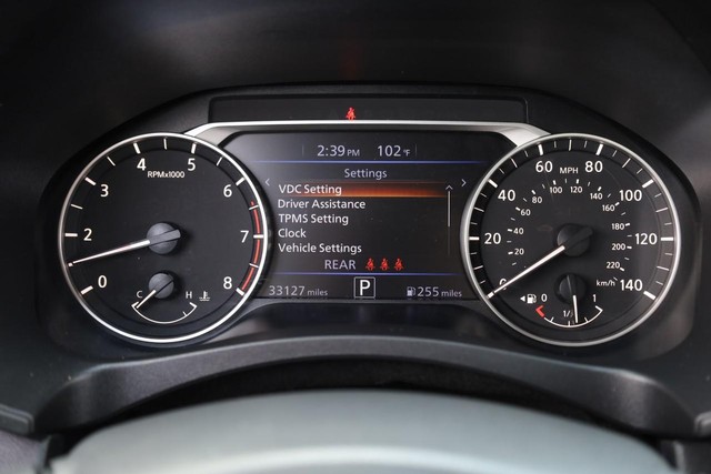 Nissan Altima Vehicle Image 10