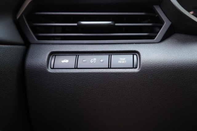 Nissan Altima Vehicle Image 18