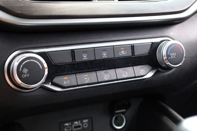 Nissan Altima Vehicle Image 13