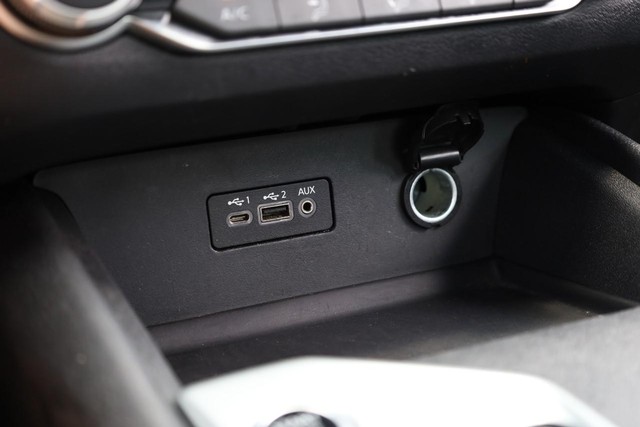 Nissan Altima Vehicle Image 14