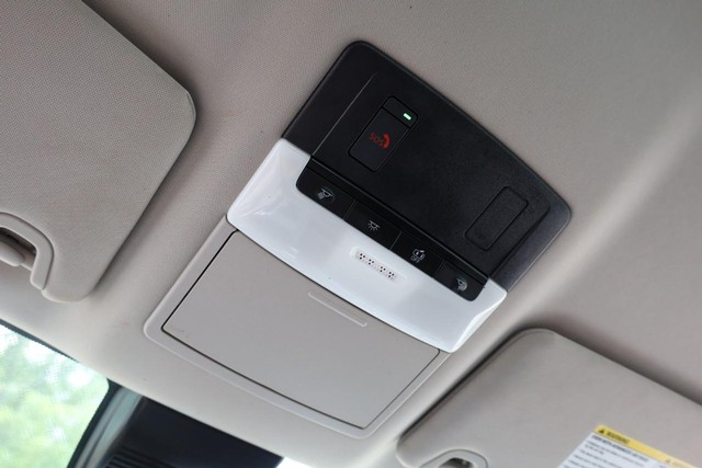 Nissan Altima Vehicle Image 16