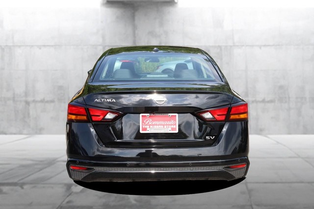 Nissan Altima Vehicle Image 06