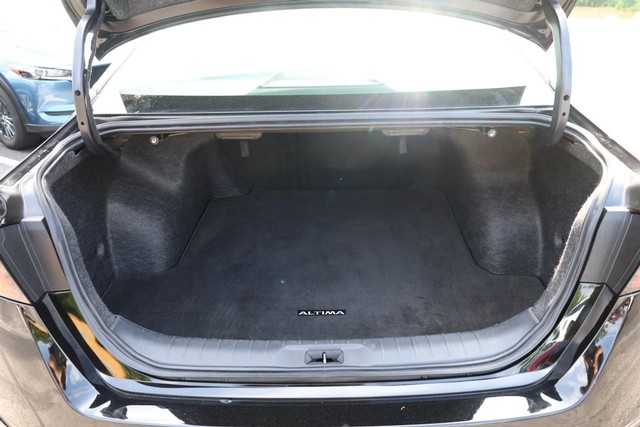 Nissan Altima Vehicle Image 07