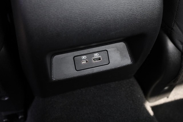 Nissan Altima Vehicle Image 20