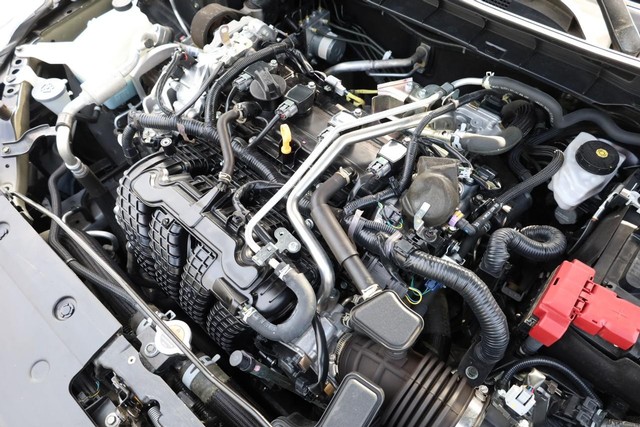 Nissan Altima Vehicle Image 24