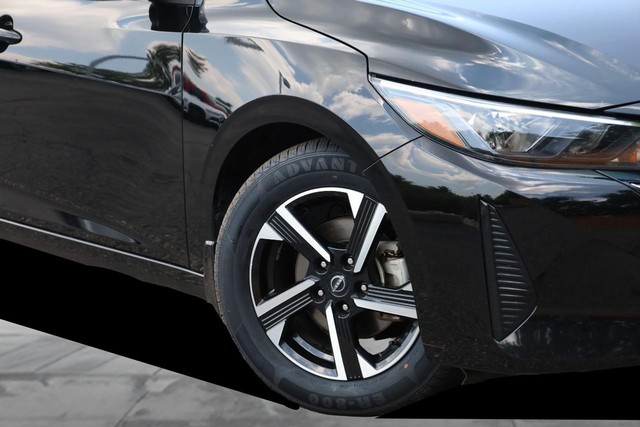 Nissan Sentra Vehicle Image 03