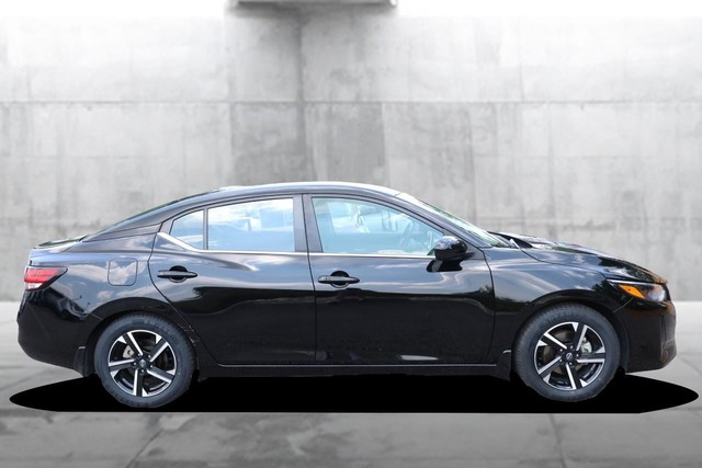 Nissan Sentra Vehicle Image 05