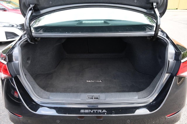 Nissan Sentra Vehicle Image 07