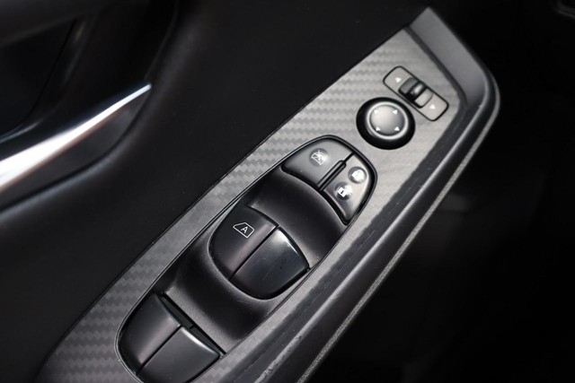 Nissan Sentra Vehicle Image 17