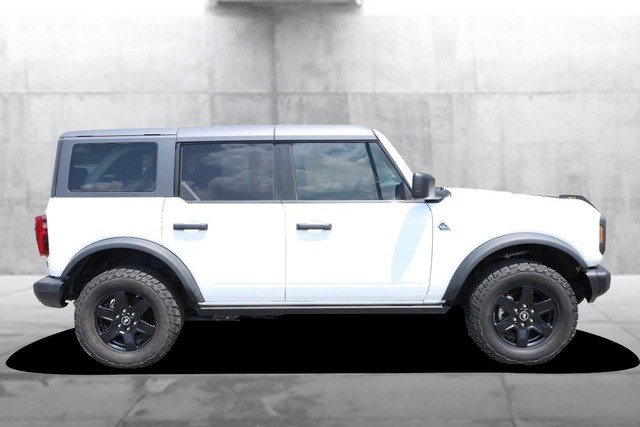 Ford Bronco Vehicle Full-screen Gallery Image 05