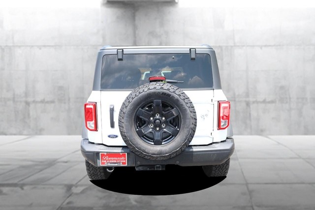 Ford Bronco Vehicle Full-screen Gallery Image 06