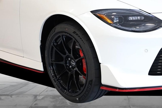 Nissan Z Vehicle Full-screen Gallery Image 3