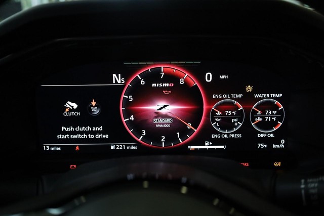 Nissan Z Vehicle Full-screen Gallery Image 11