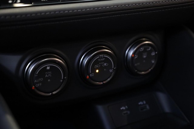 Nissan Z Vehicle Full-screen Gallery Image 14