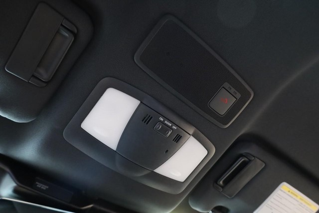 Nissan Z Vehicle Full-screen Gallery Image 17