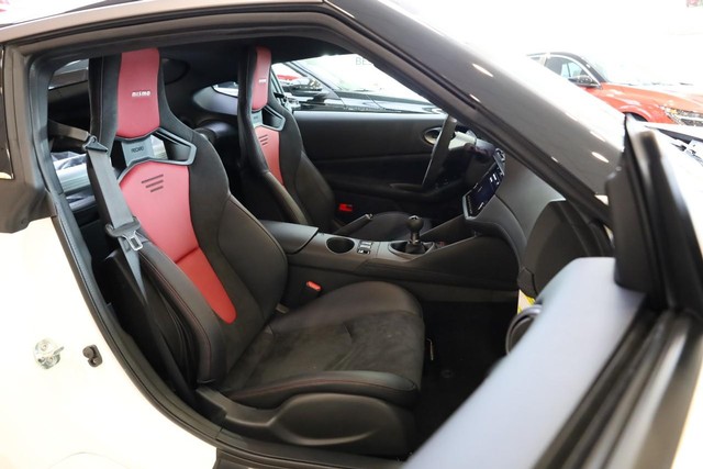 Nissan Z Vehicle Full-screen Gallery Image 21