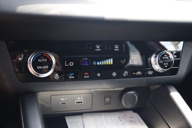 Nissan Rogue Plug-In Hybrid Vehicle Image 13