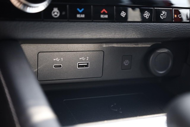 Nissan Rogue Plug-In Hybrid Vehicle Image 14