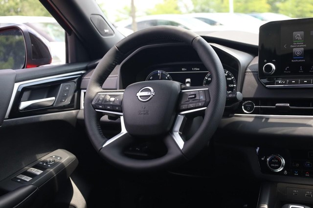 Nissan Rogue Plug-In Hybrid Vehicle Image 23