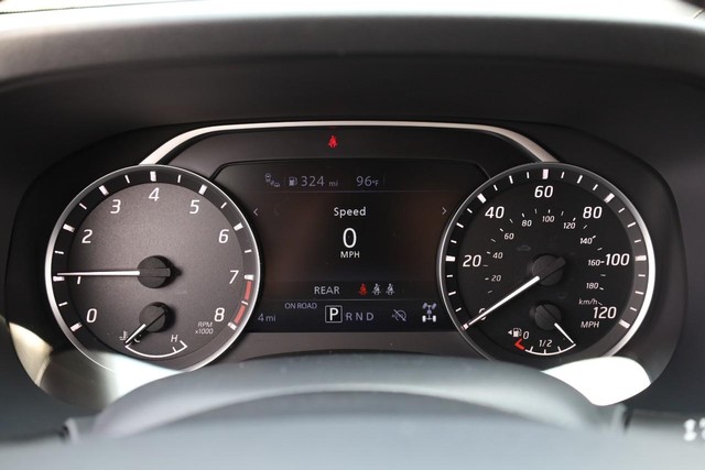 Nissan Frontier Vehicle Full-screen Gallery Image 9