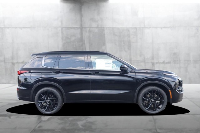 Nissan Rogue Plug-In Hybrid Vehicle Full-screen Gallery Image 5
