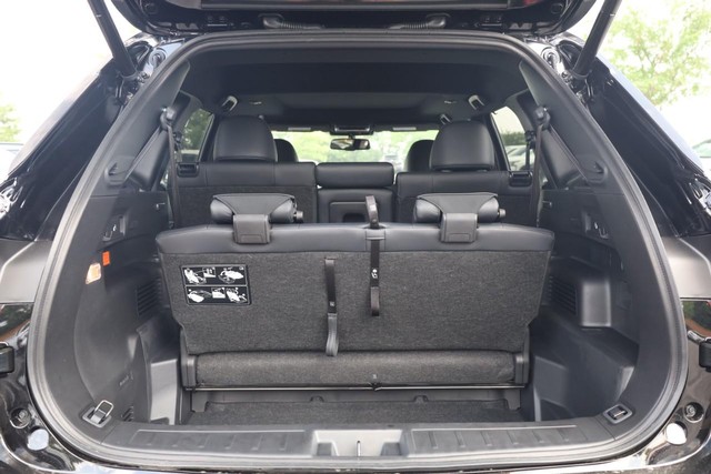 Nissan Rogue Plug-In Hybrid Vehicle Full-screen Gallery Image 7