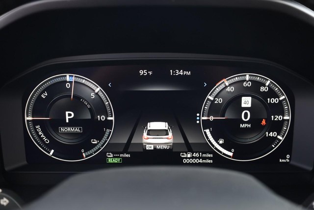 Nissan Rogue Plug-In Hybrid Vehicle Full-screen Gallery Image 11