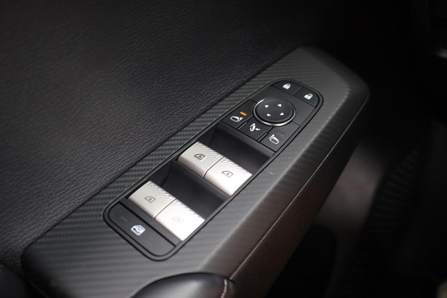 Nissan Rogue Plug-In Hybrid Vehicle Full-screen Gallery Image 18