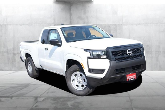 Nissan Frontier Vehicle Full-screen Gallery Image 2