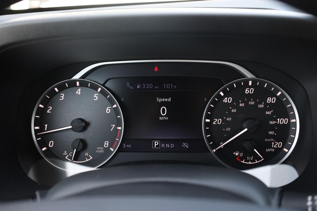 Nissan Frontier Vehicle Full-screen Gallery Image 9