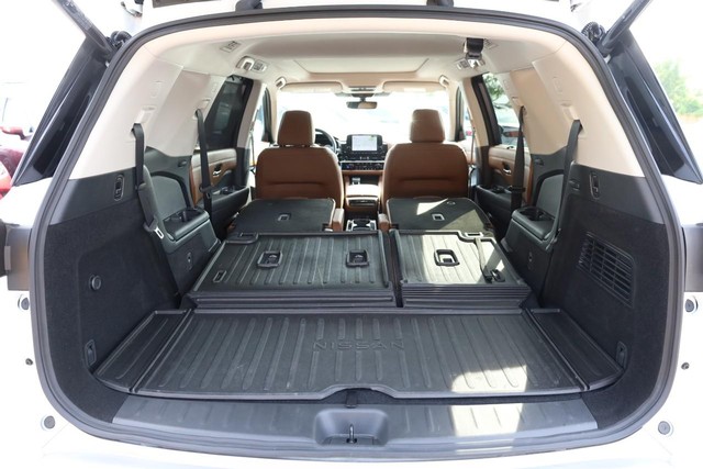 Nissan Pathfinder Vehicle Image 09