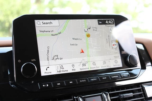 Nissan Pathfinder Vehicle Image 16