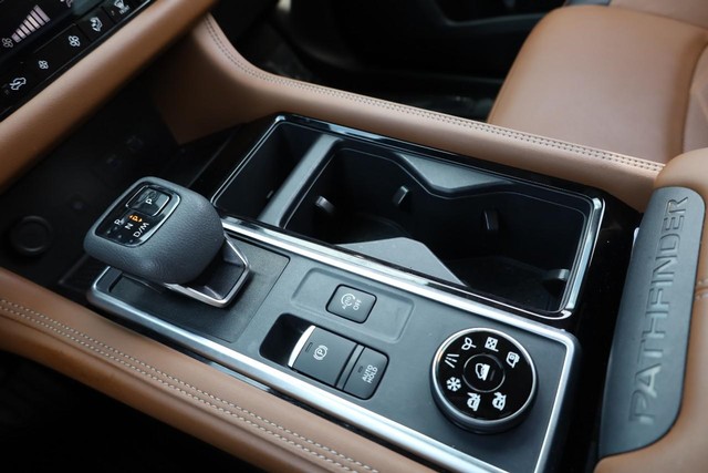 Nissan Pathfinder Vehicle Image 20