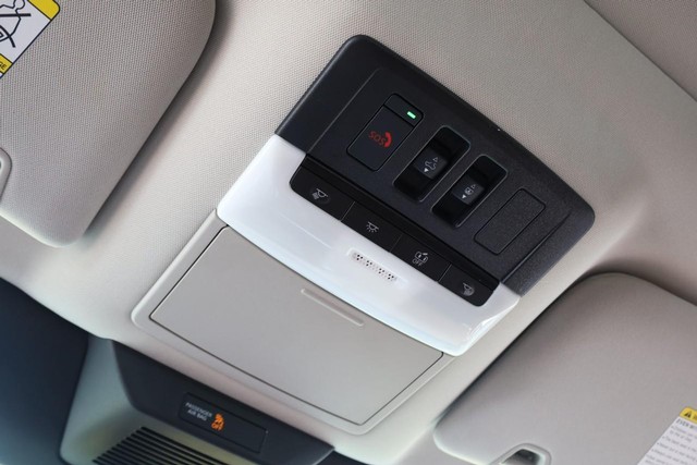 Nissan Pathfinder Vehicle Image 21