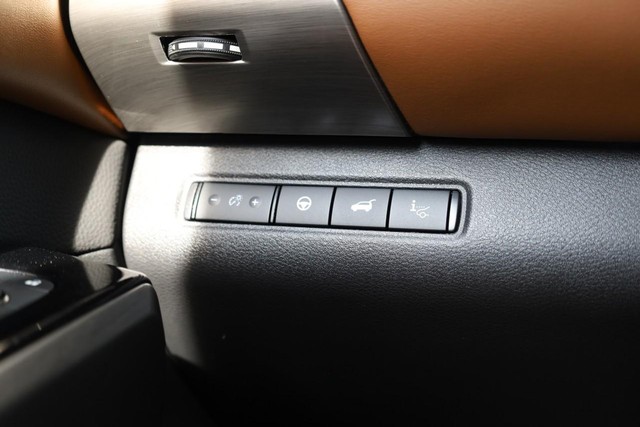 Nissan Pathfinder Vehicle Image 24