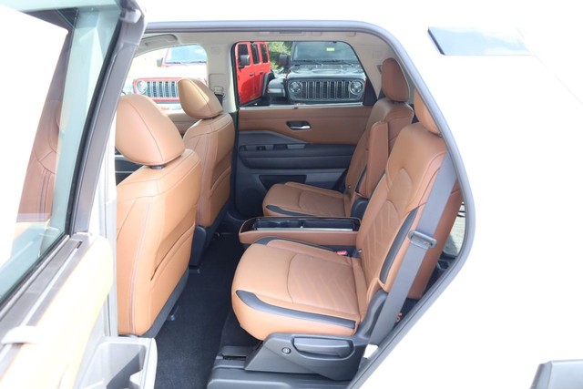 Nissan Pathfinder Vehicle Image 26