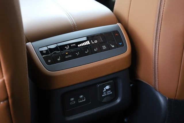 Nissan Pathfinder Vehicle Image 28