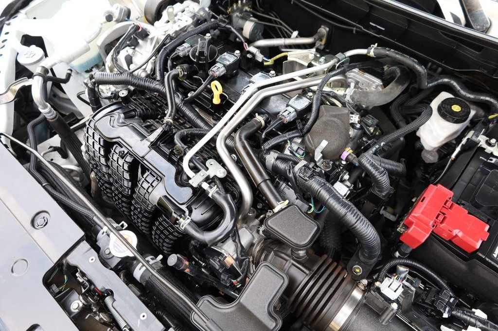 Nissan Altima Vehicle Full-screen Gallery Image 25