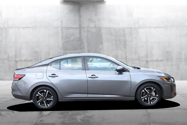 Nissan Sentra Vehicle Image 04