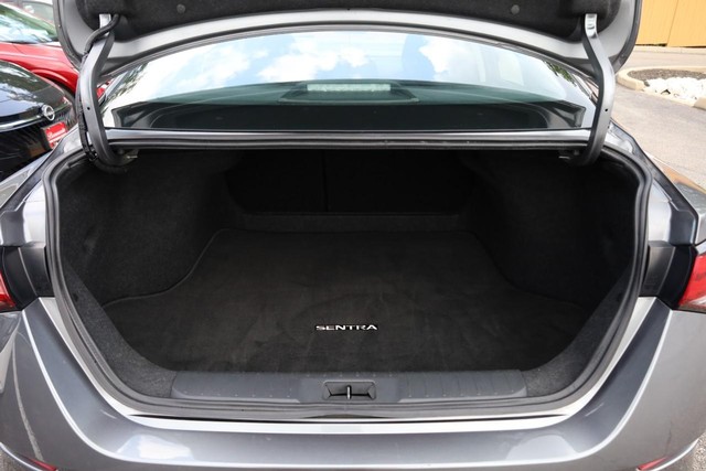 Nissan Sentra Vehicle Image 06
