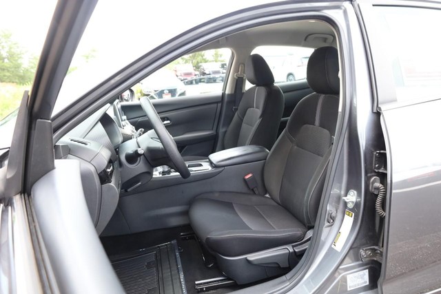 Nissan Sentra Vehicle Image 07