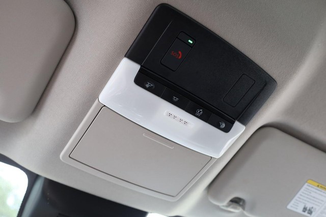 Nissan Sentra Vehicle Image 15