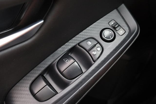 Nissan Sentra Vehicle Image 16