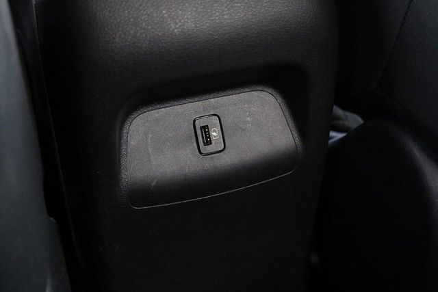 Nissan Sentra Vehicle Image 19