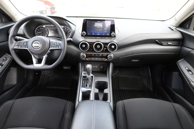 Nissan Sentra Vehicle Image 20