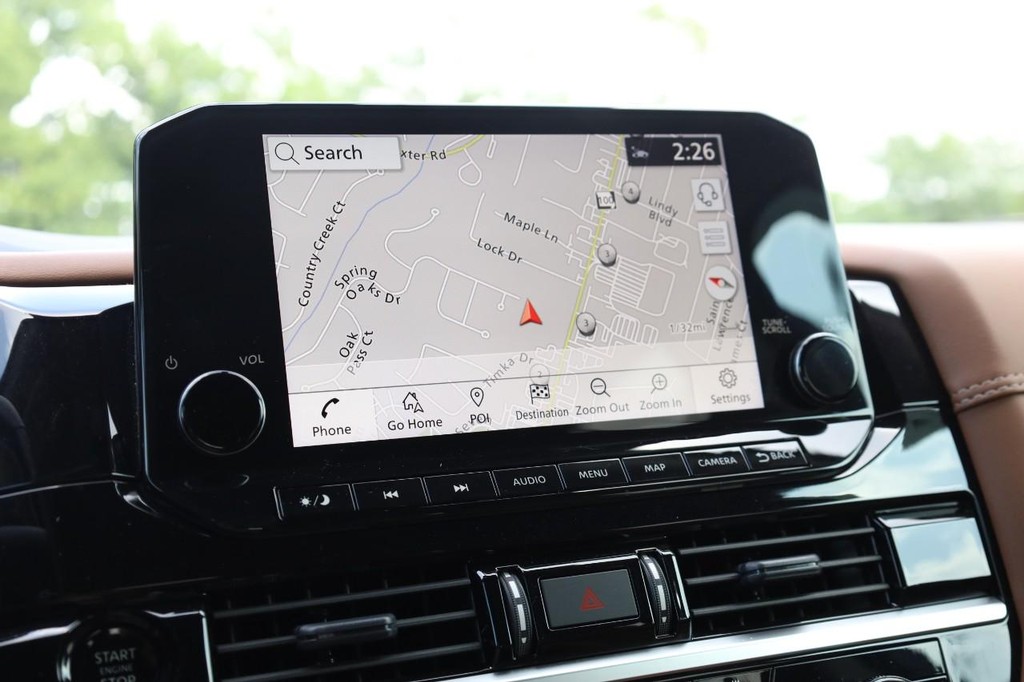 Nissan Pathfinder Vehicle Full-screen Gallery Image 15
