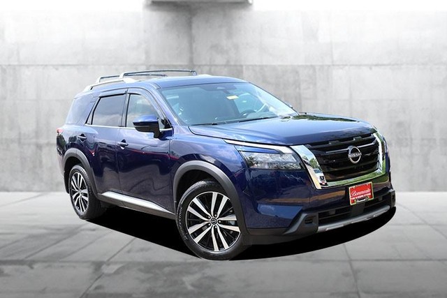 Nissan Pathfinder Vehicle Image 02