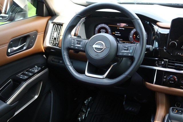Nissan Pathfinder Vehicle Image 30