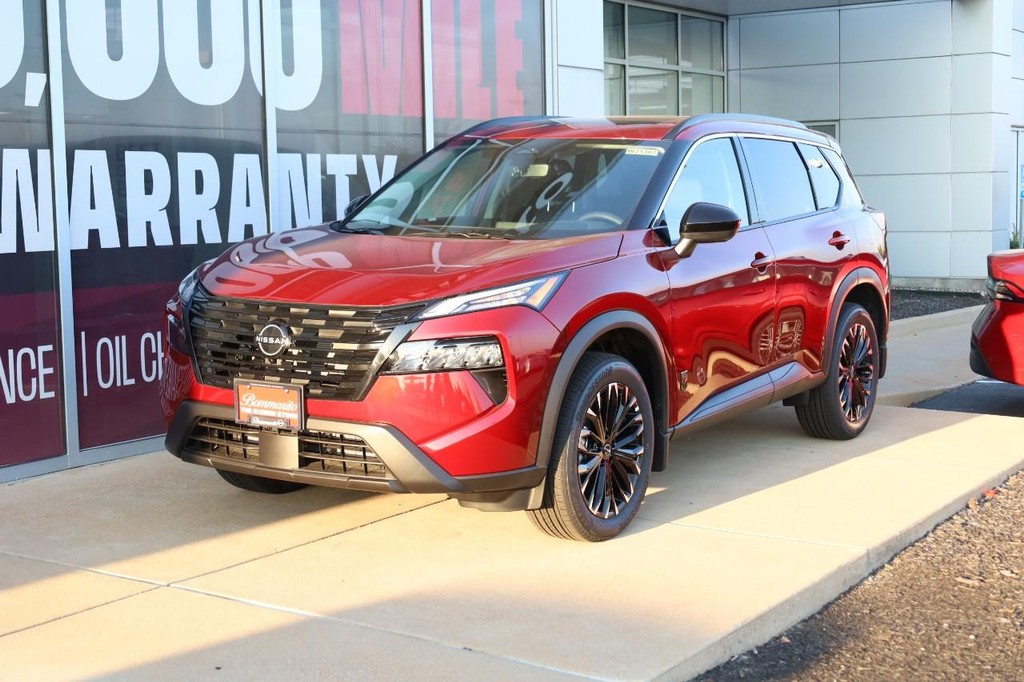 Nissan Rogue Vehicle Image 02