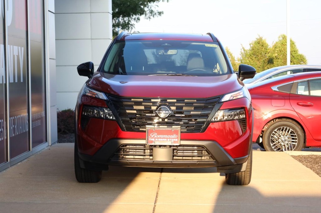 Nissan Rogue Vehicle Image 04